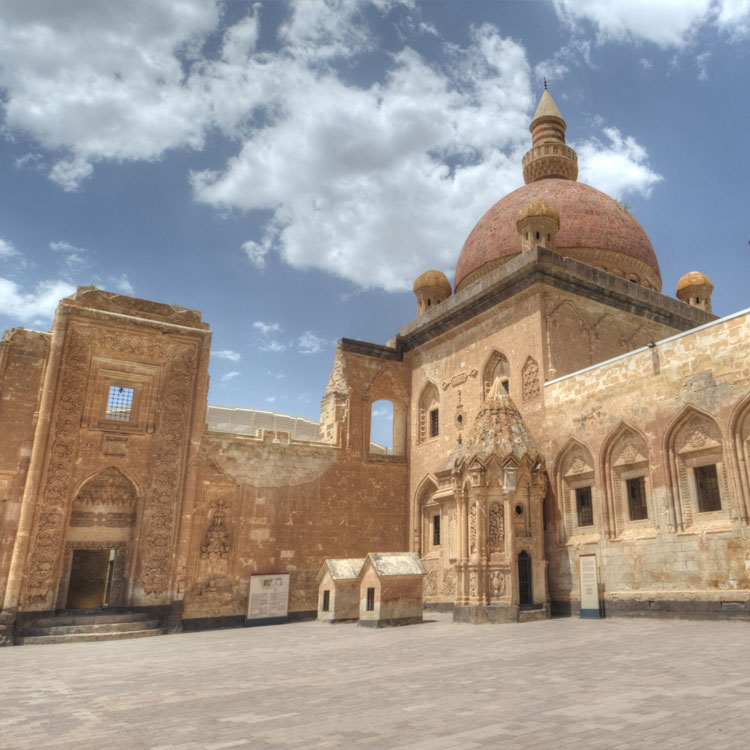 THE  URARTIAN KİNGDOM  TOUR AROUND LAKE VAN ( 5days)